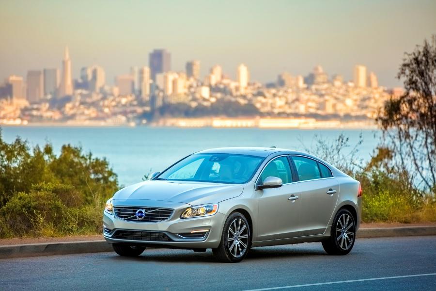  Volvo S60 Inscription 2016 года  (фото 4 из 12)